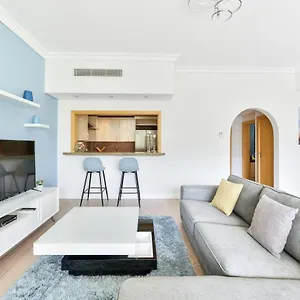 Apartment Shoreline - Beachfront Luxury Palm Jumeirah - Free 5* Access, Dubai